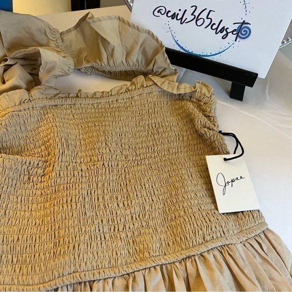 NEW Japna Smocked Eyelet Top Size Small Tan with Scalloped Hem Ruffled Straps - Picture 3 of 11